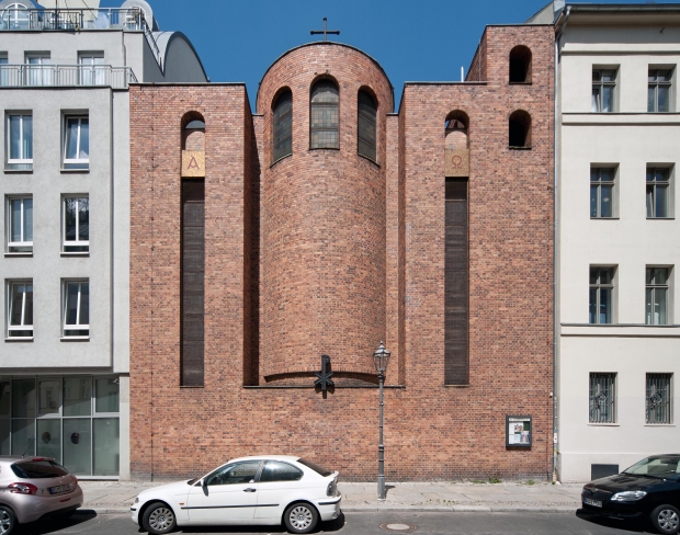 Kath. St.-Adalbert Kirche