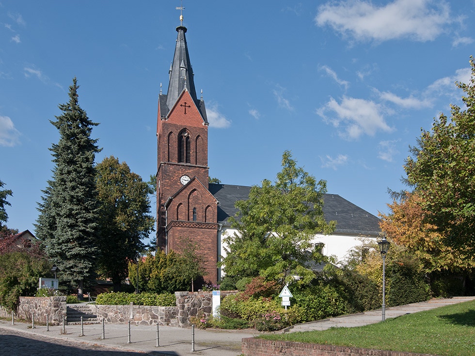 Jesuskirche Kaulsdorf mit Turmmuseum
