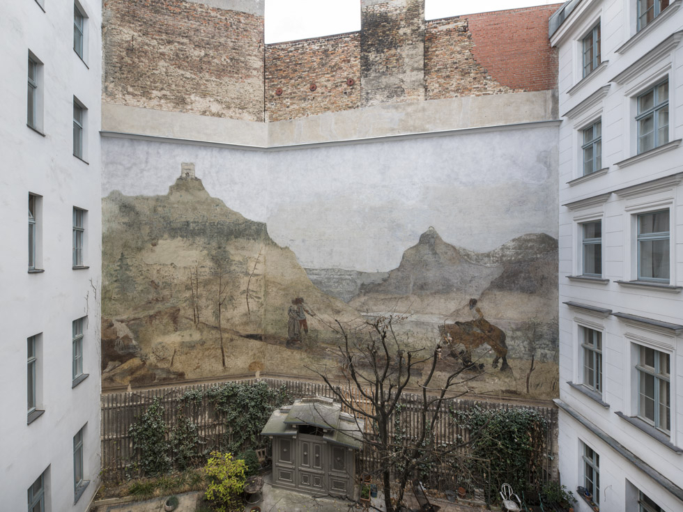 Wandgemälde auf Hofmauer in der Fichtestraße